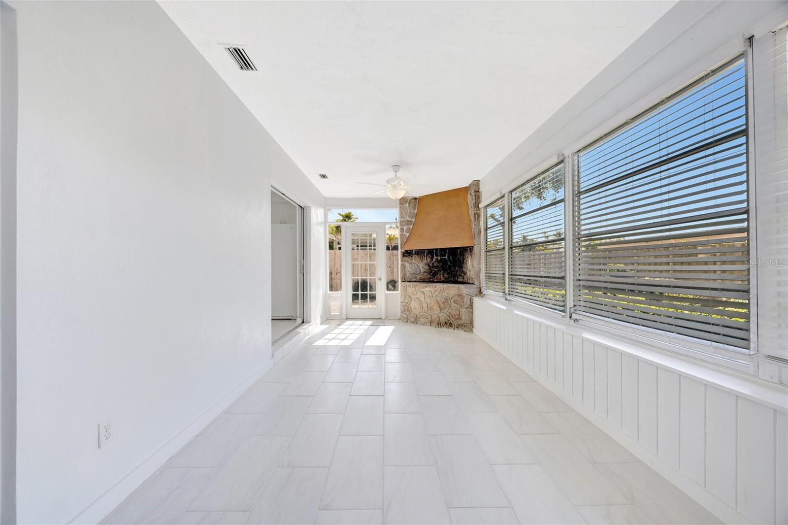 13850 SUNSET DR, LARGO, FL, 33774