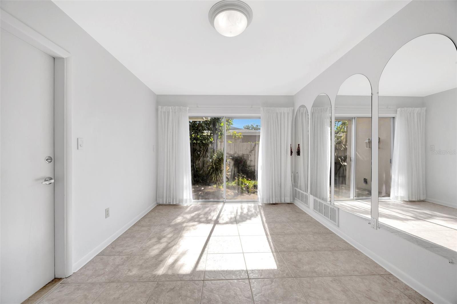 13850 SUNSET DR, LARGO, FL, 33774