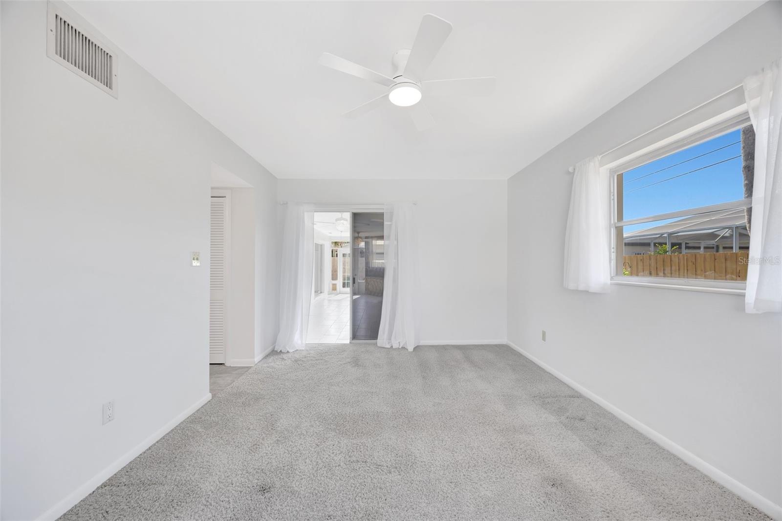 13850 SUNSET DR, LARGO, FL, 33774