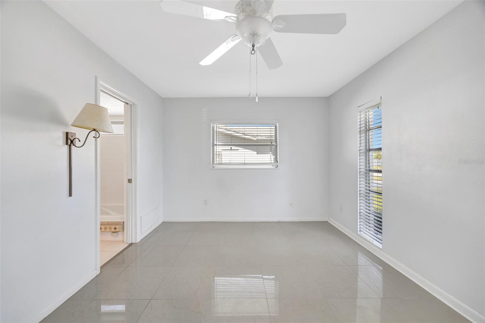 13850 SUNSET DR, LARGO, FL, 33774