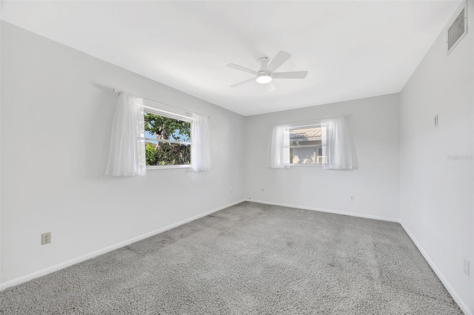 13850 SUNSET DR, LARGO, FL, 33774