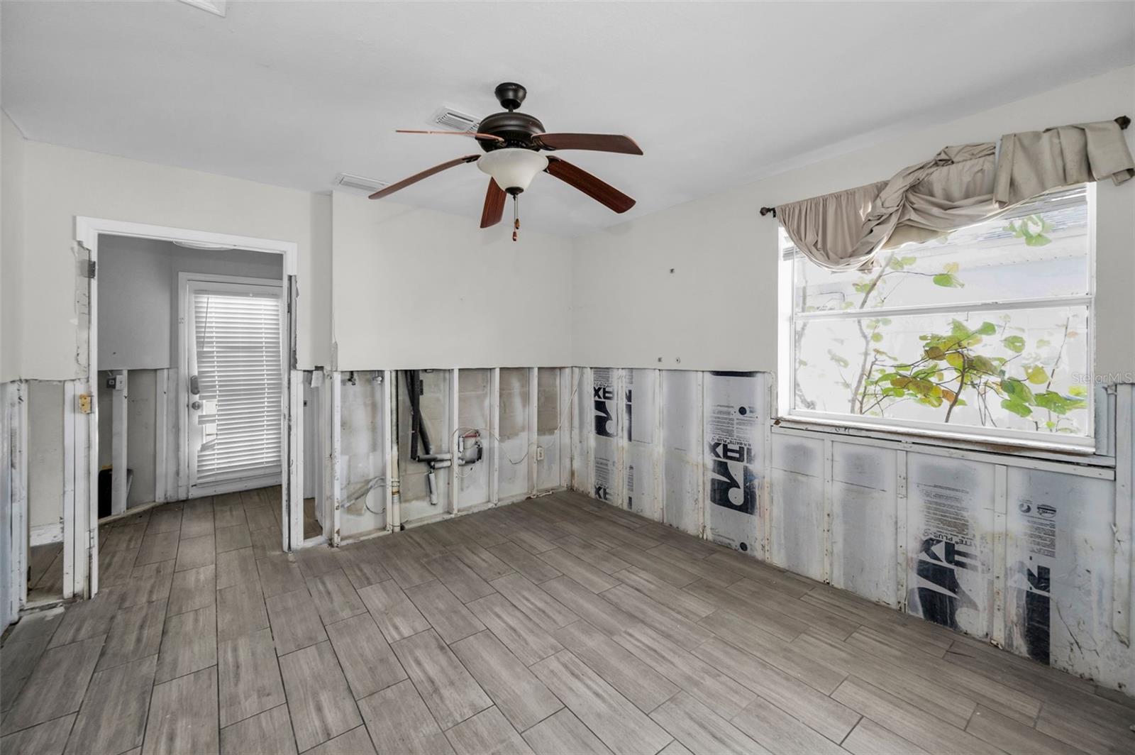 810 LANTANA AVE, CLEARWATER BEACH, FL, 33767