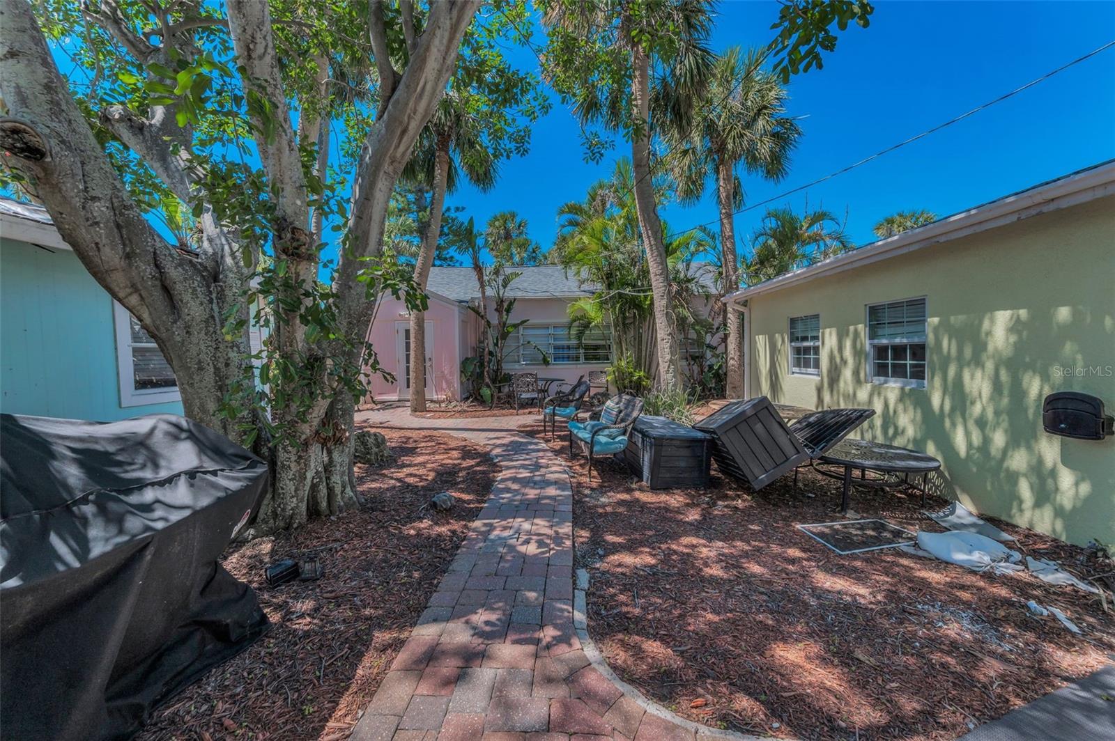 810 LANTANA AVE, CLEARWATER BEACH, FL, 33767