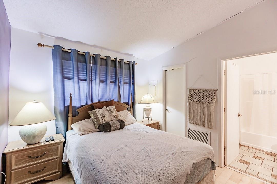 323 BOBBY JONES RD #323, SARASOTA, FL, 34232