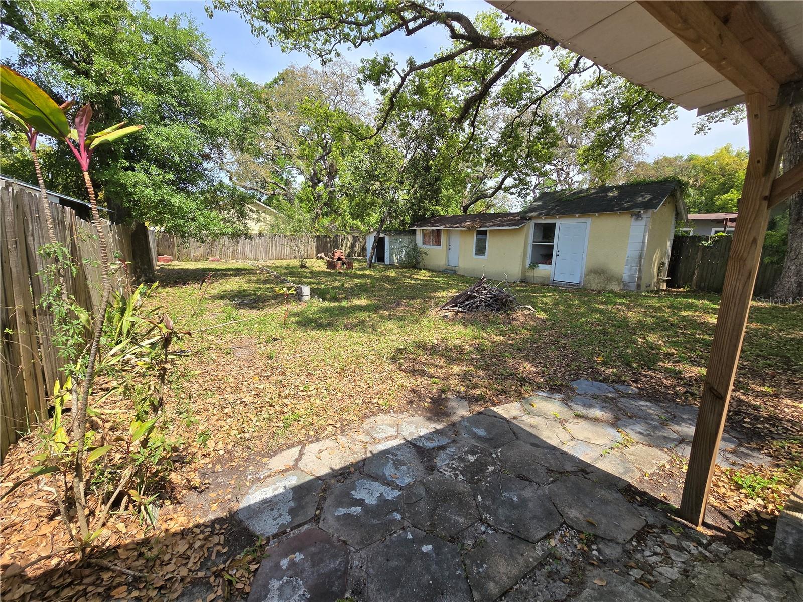 1910 E PARIS ST, TAMPA, FL, 33610