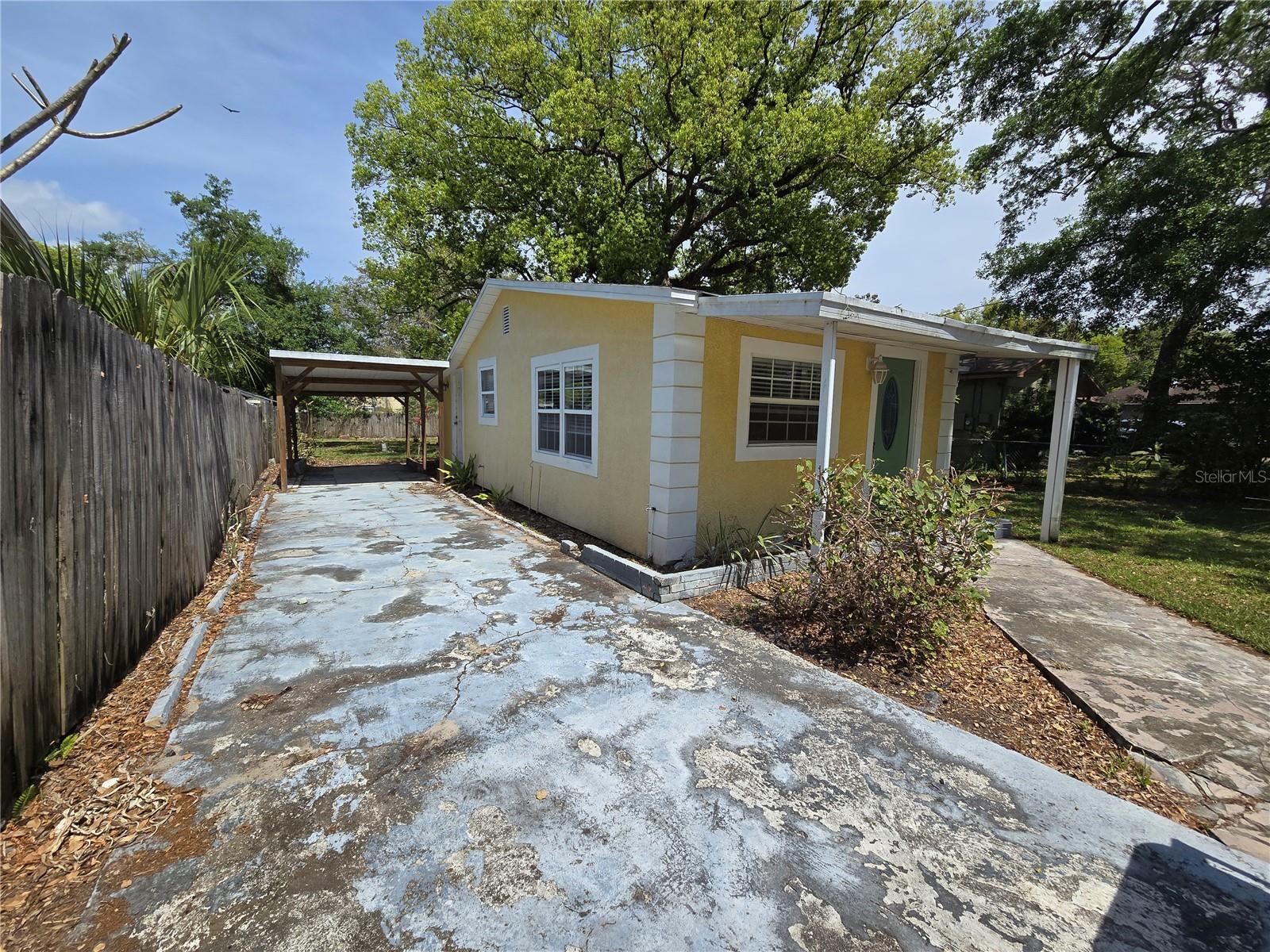1910 E PARIS ST, TAMPA, FL, 33610