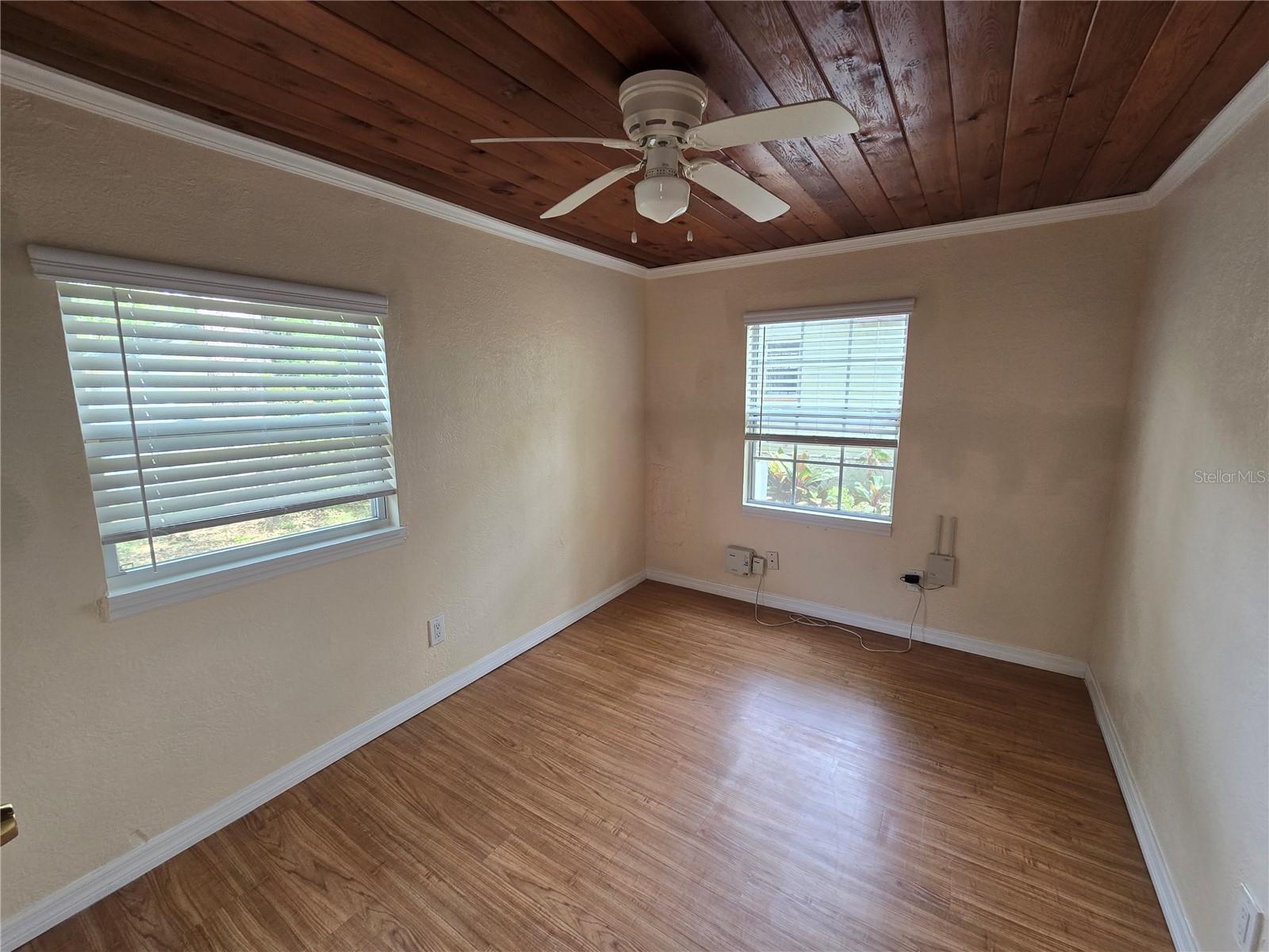 1910 E PARIS ST, TAMPA, FL, 33610