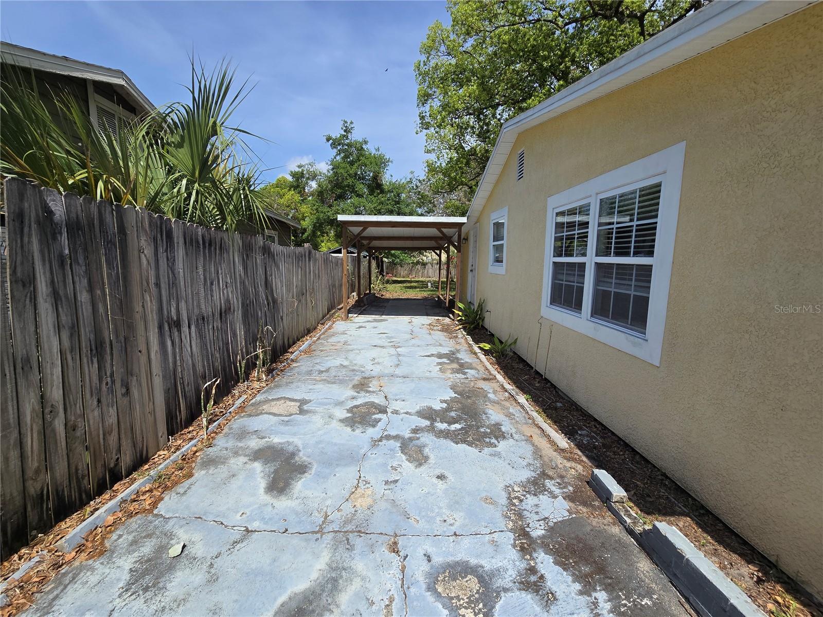 1910 E PARIS ST, TAMPA, FL, 33610