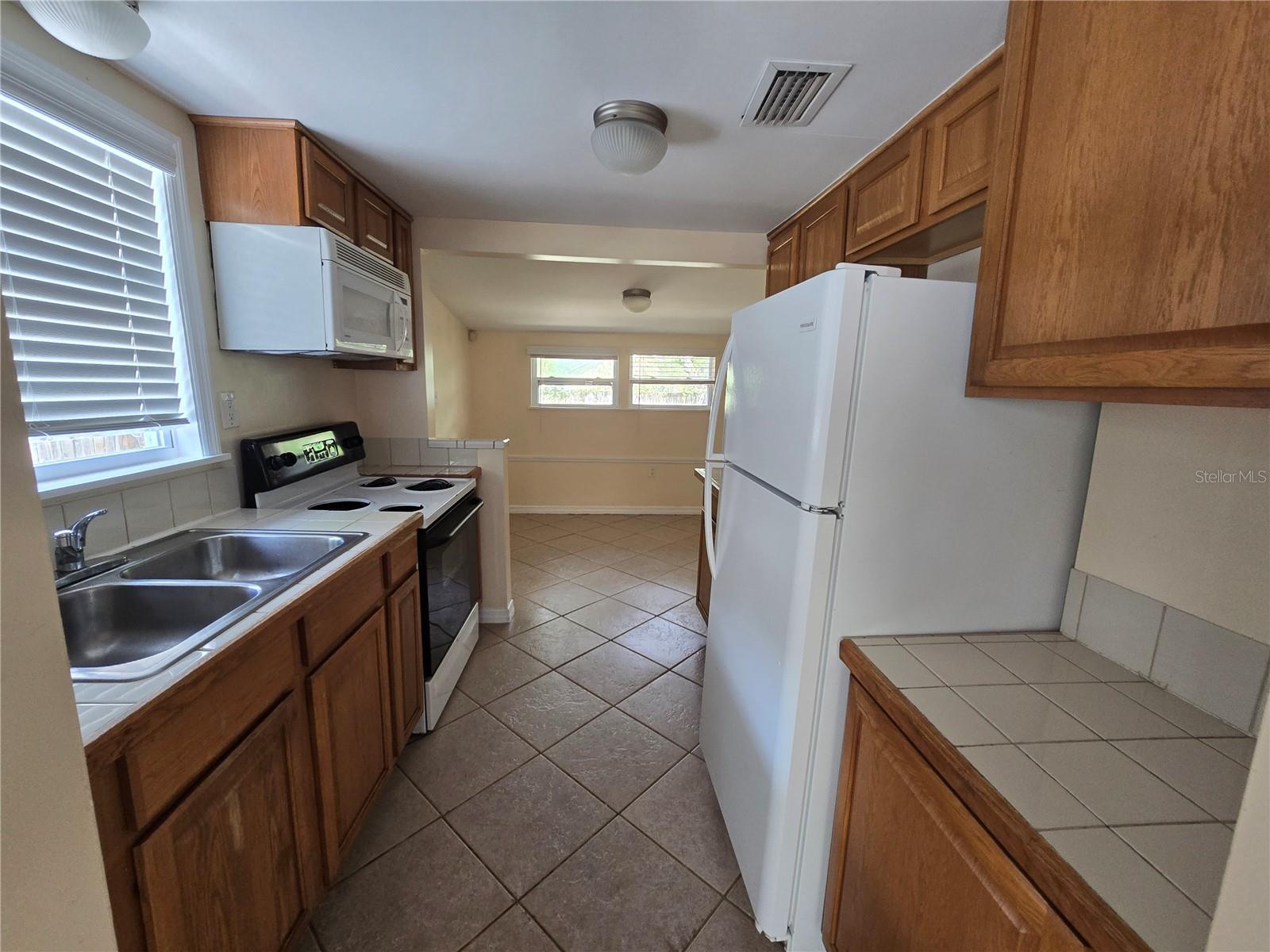 1910 E PARIS ST, TAMPA, FL, 33610