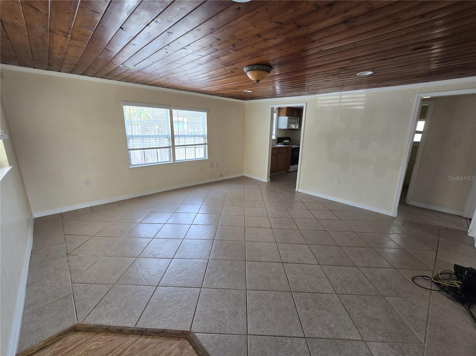 1910 E PARIS ST, TAMPA, FL, 33610