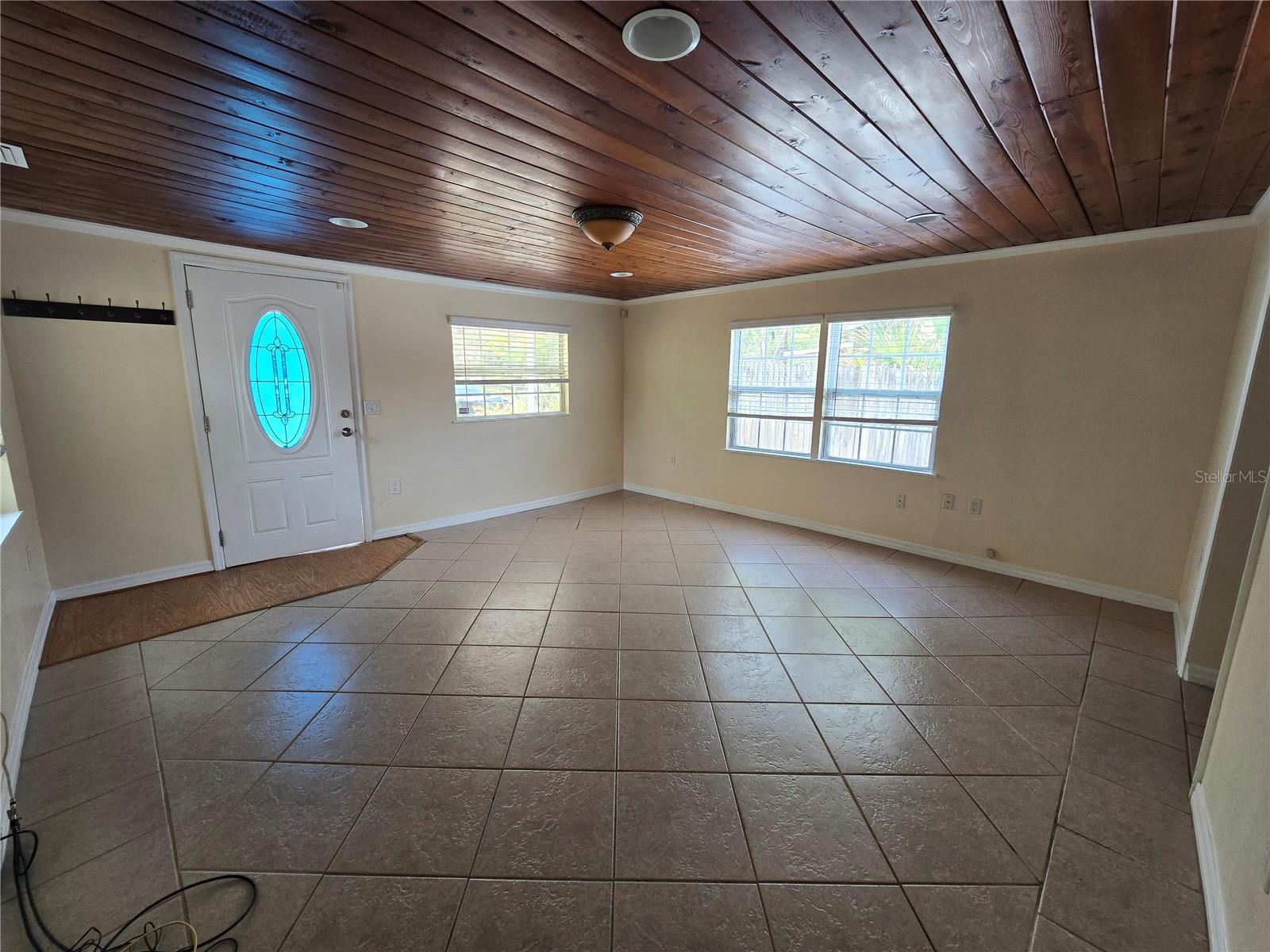 1910 E PARIS ST, TAMPA, FL, 33610