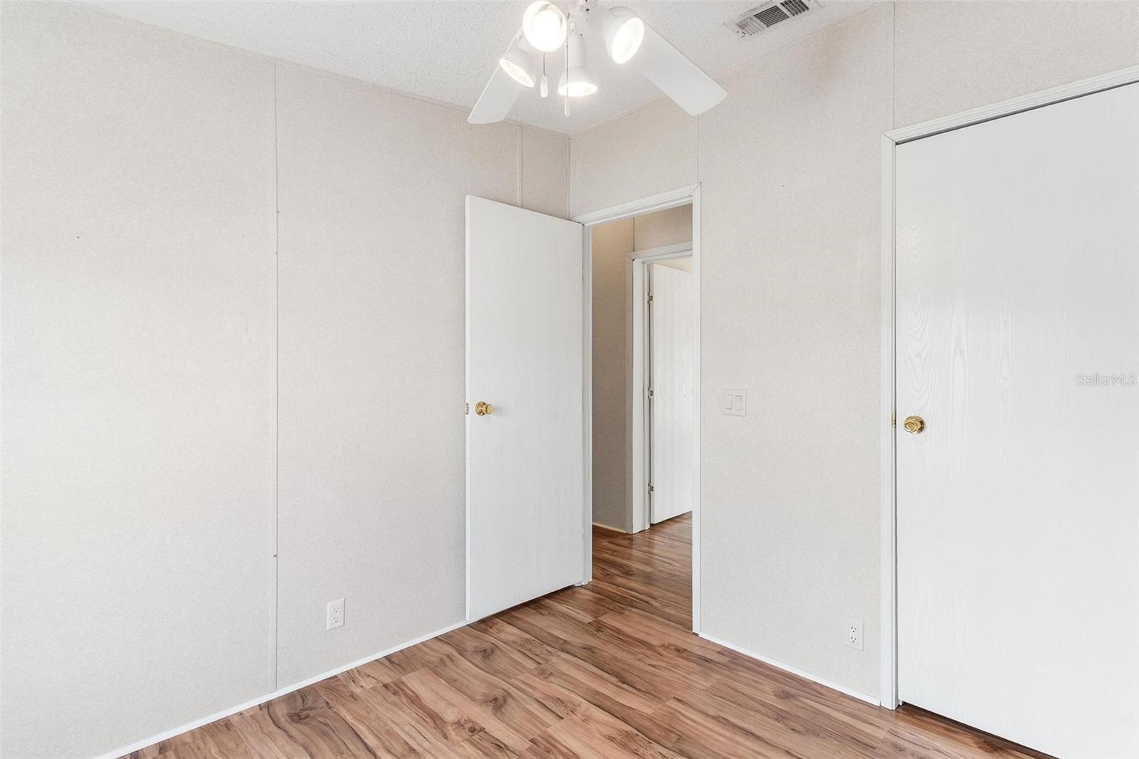 35108 FOREST LAKE RD, LEESBURG, FL, 34788