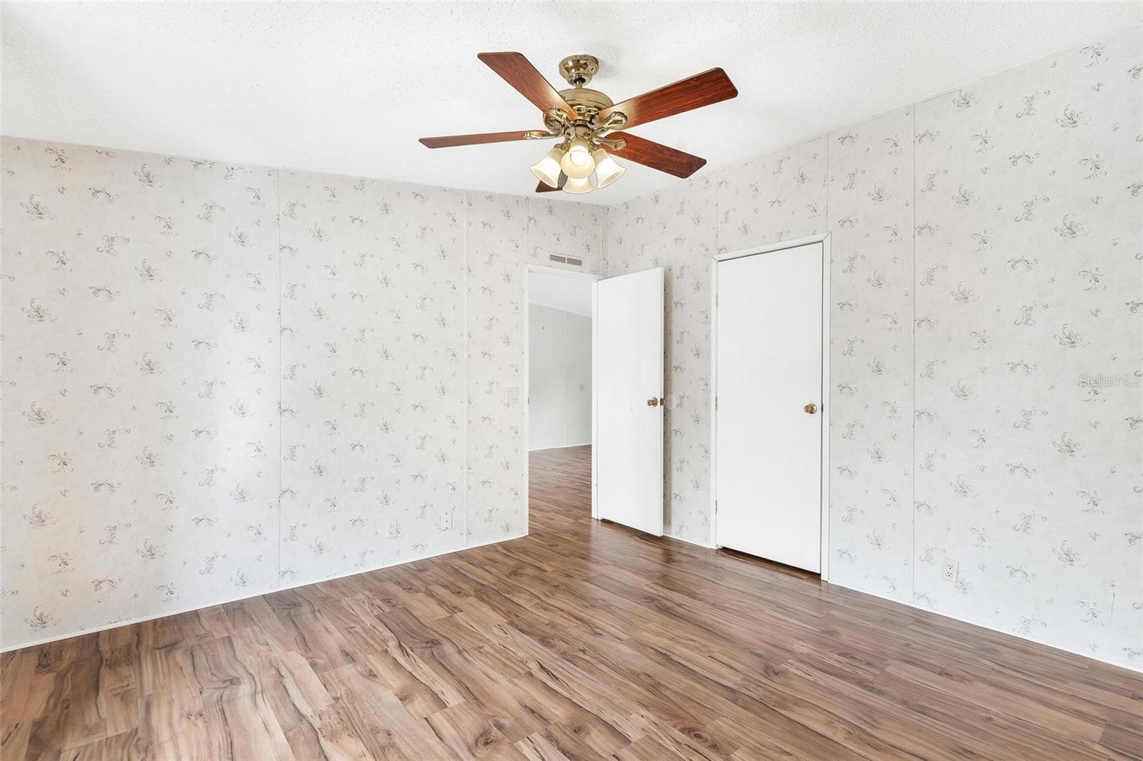 35108 FOREST LAKE RD, LEESBURG, FL, 34788