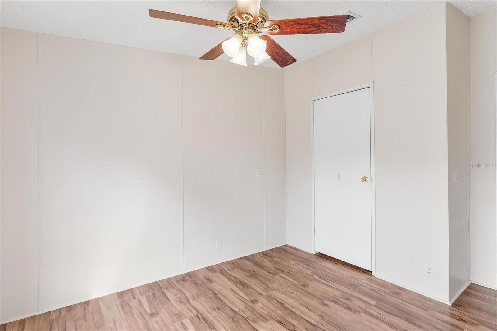 35108 FOREST LAKE RD, LEESBURG, FL, 34788