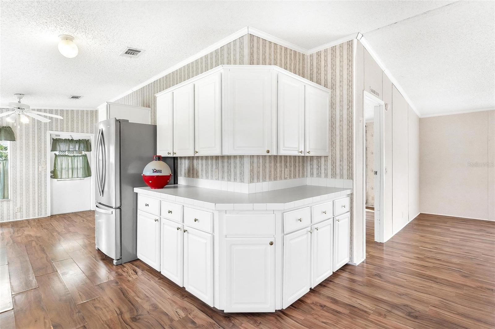 35108 FOREST LAKE RD, LEESBURG, FL, 34788