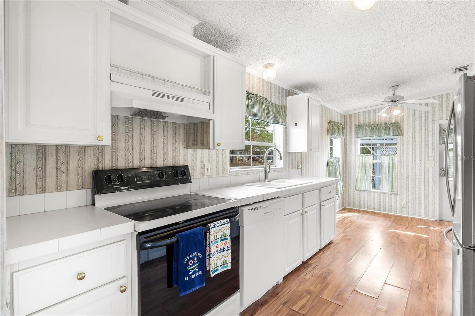 35108 FOREST LAKE RD, LEESBURG, FL, 34788