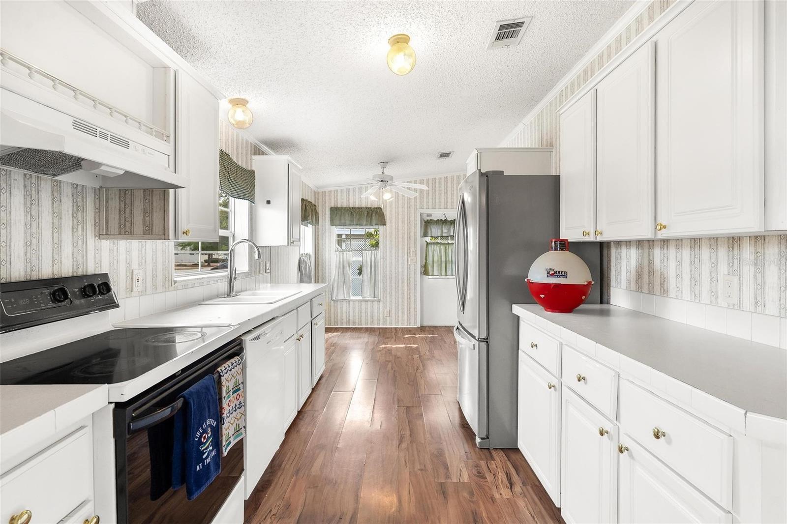 35108 FOREST LAKE RD, LEESBURG, FL, 34788