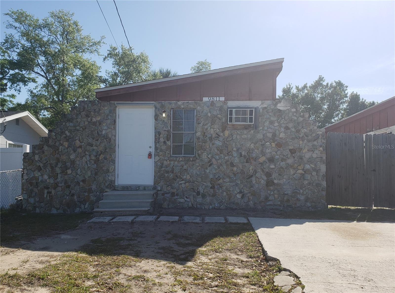 9811 N 46TH ST, TAMPA, FL, 33617