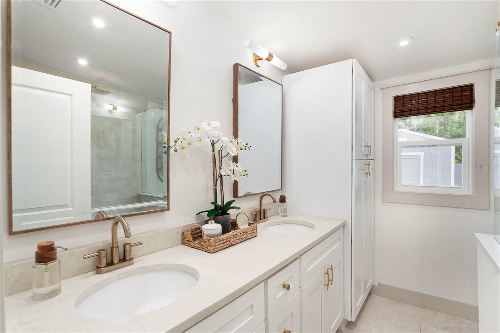 2910 W AQUILLA ST, TAMPA, FL, 33629