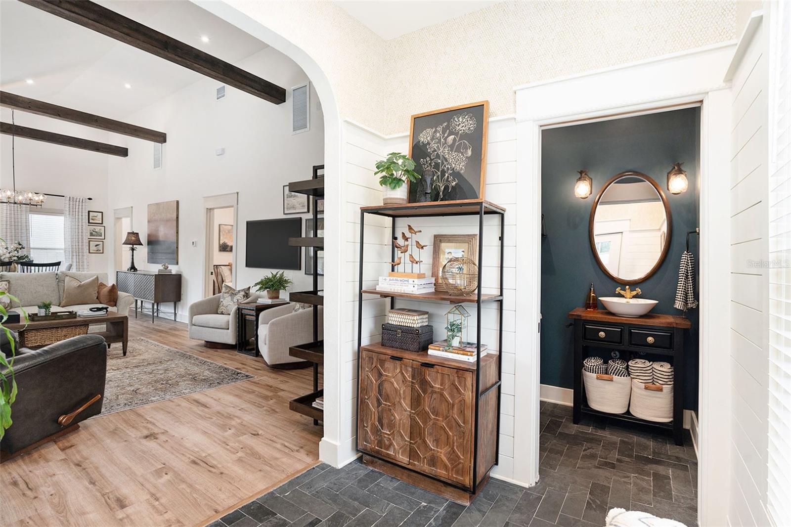 2910 W AQUILLA ST, TAMPA, FL, 33629