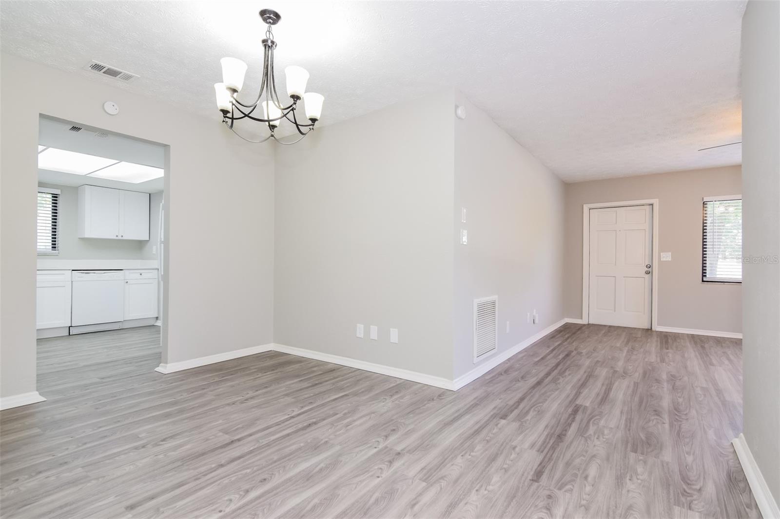 3901 HELENA ST NE, ST PETERSBURG, FL, 33703