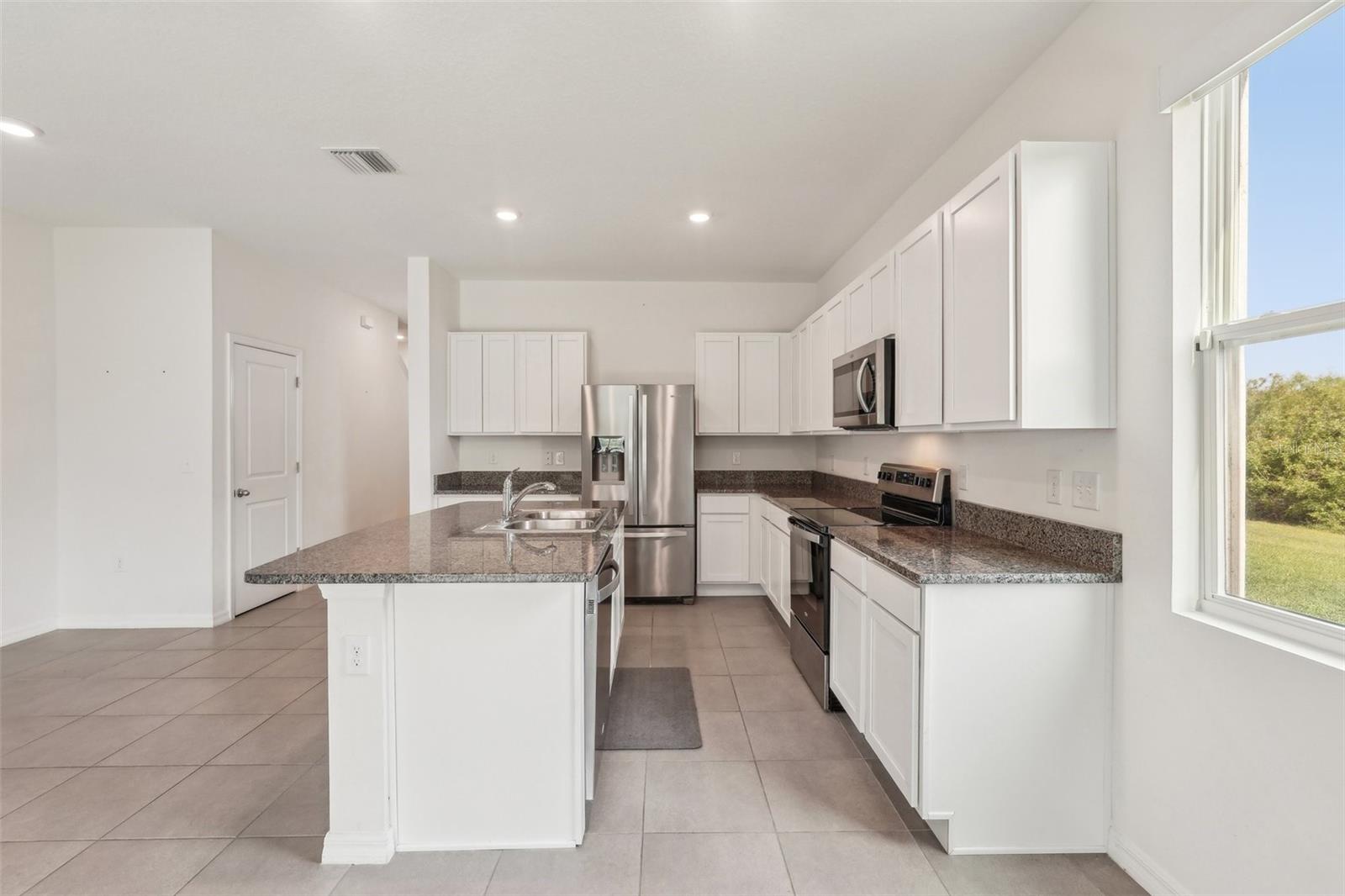 8600 MILESTONE DR, SARASOTA, FL, 34238