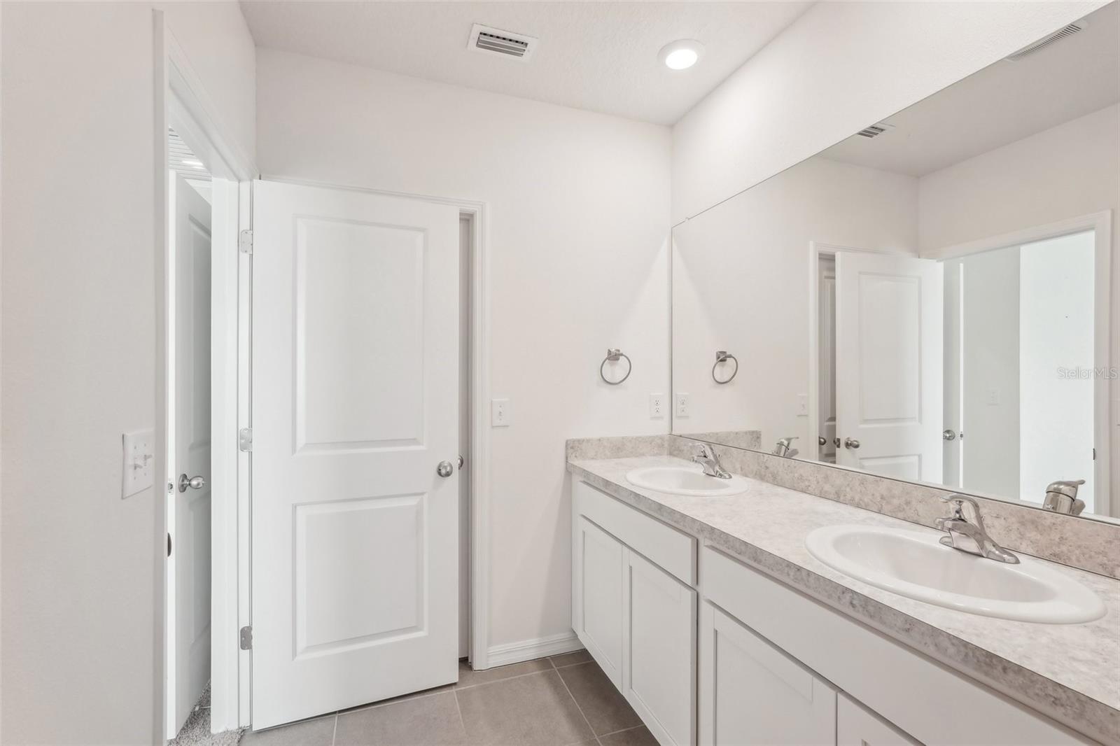 8600 MILESTONE DR, SARASOTA, FL, 34238