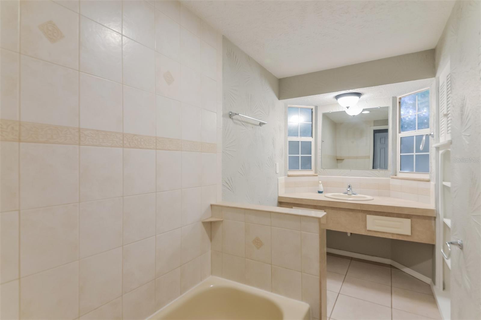 3025 WILKINSON RD, SARASOTA, FL, 34231