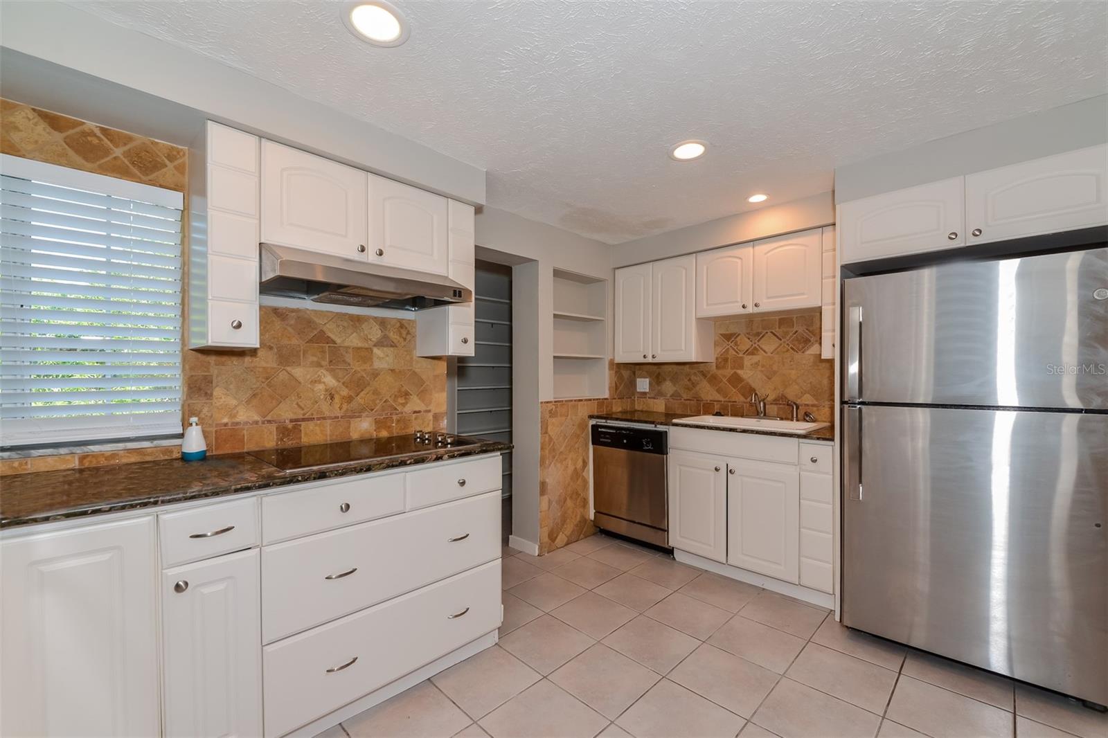 3025 WILKINSON RD, SARASOTA, FL, 34231