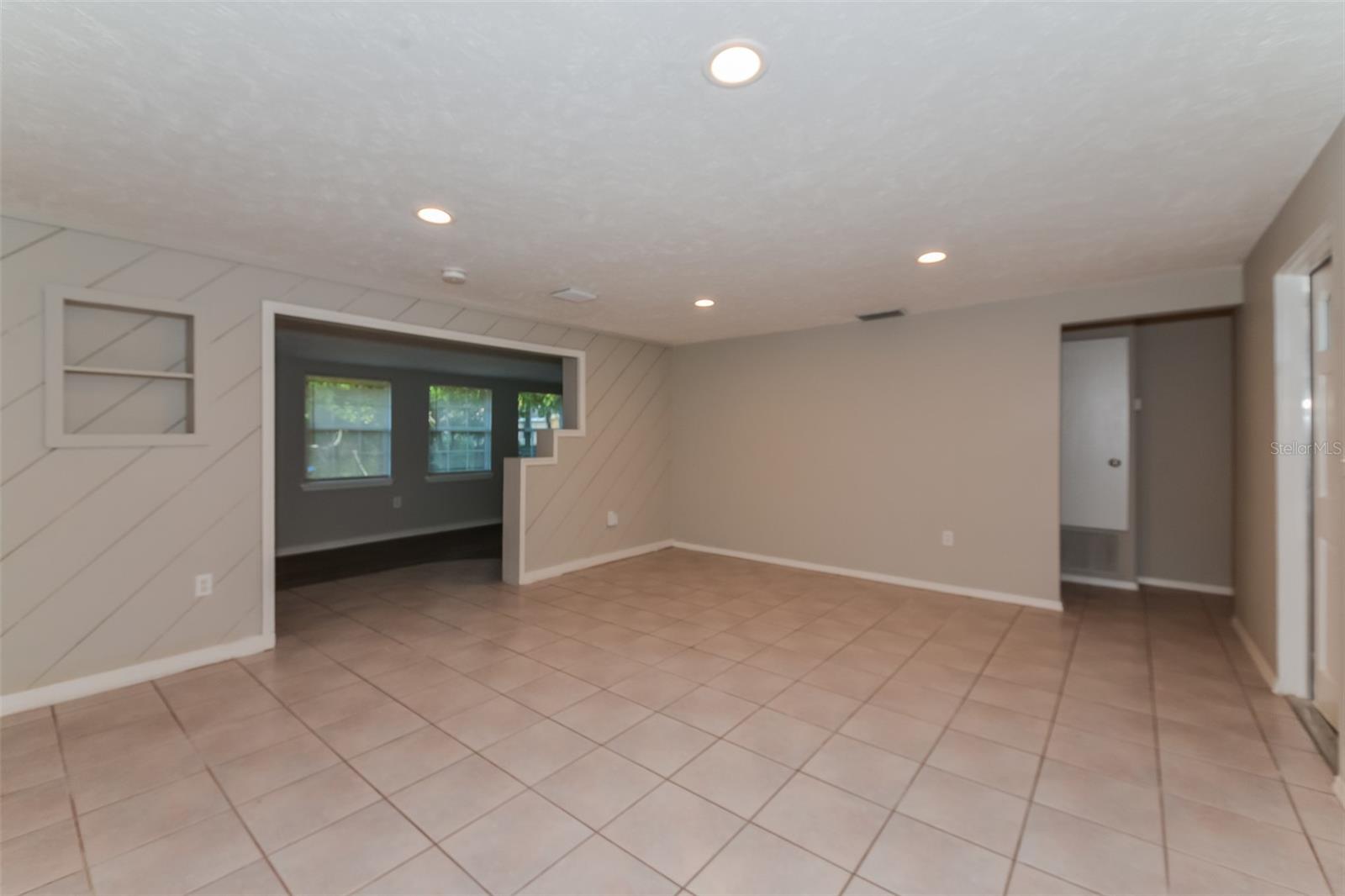 3025 WILKINSON RD, SARASOTA, FL, 34231