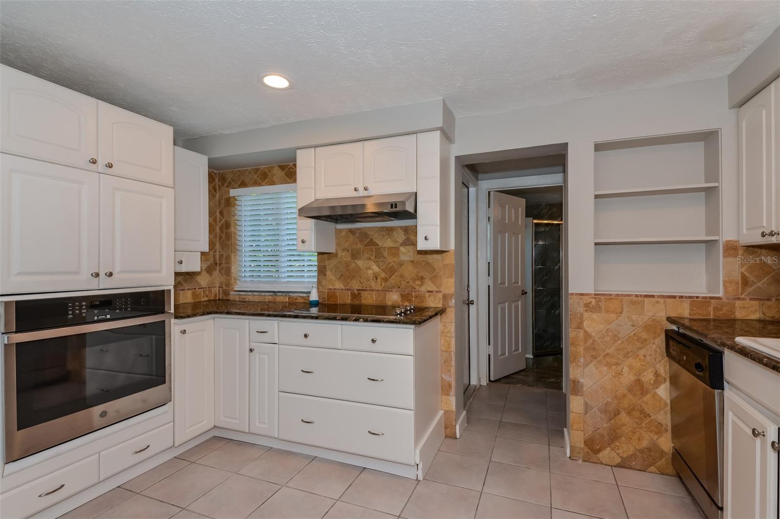 3025 WILKINSON RD, SARASOTA, FL, 34231