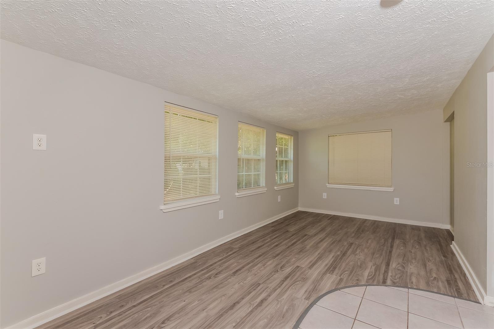 3025 WILKINSON RD, SARASOTA, FL, 34231