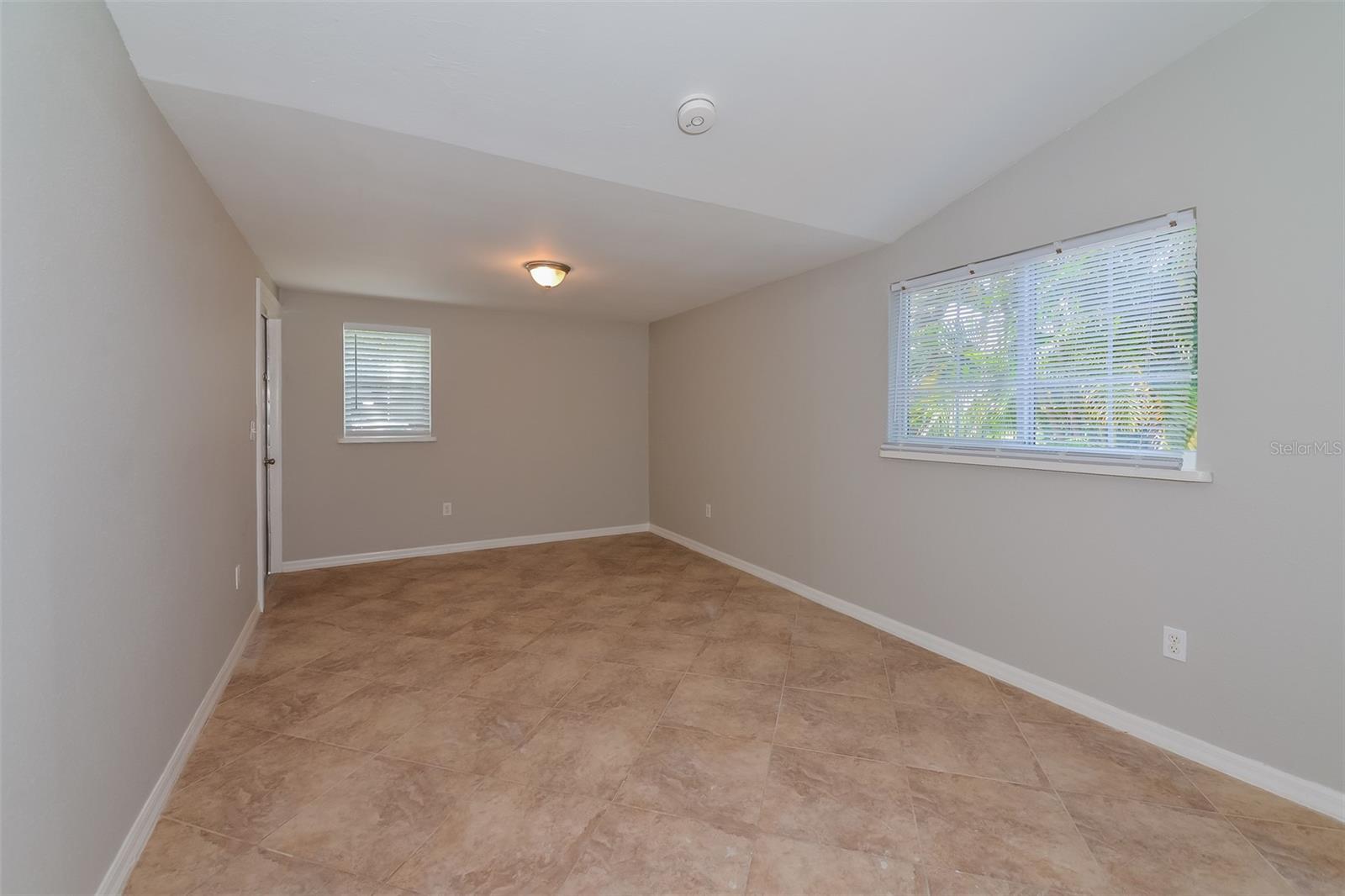 3025 WILKINSON RD, SARASOTA, FL, 34231