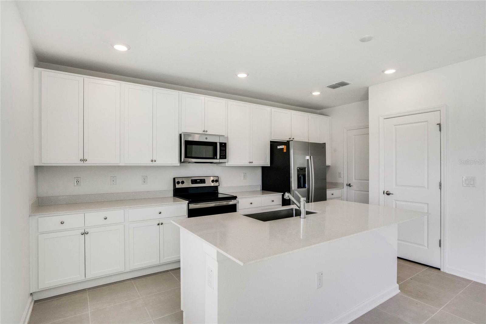 640 TROTTERS DR, EAGLE LAKE, FL, 33839