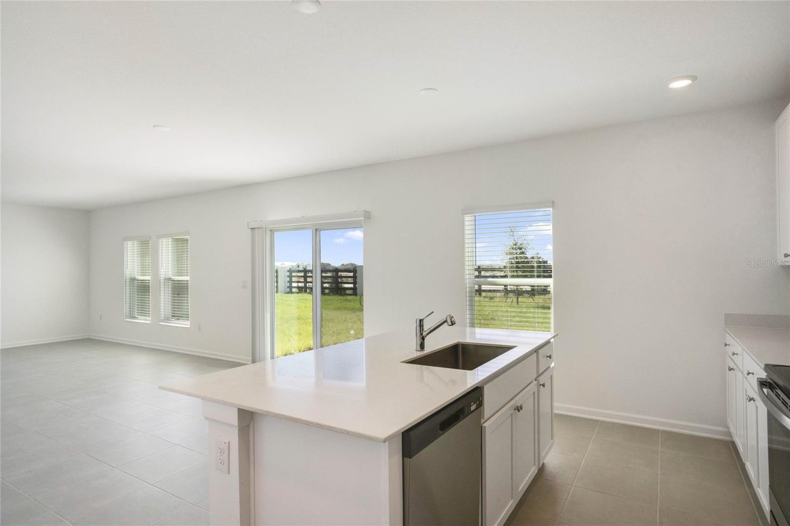 640 TROTTERS DR, EAGLE LAKE, FL, 33839