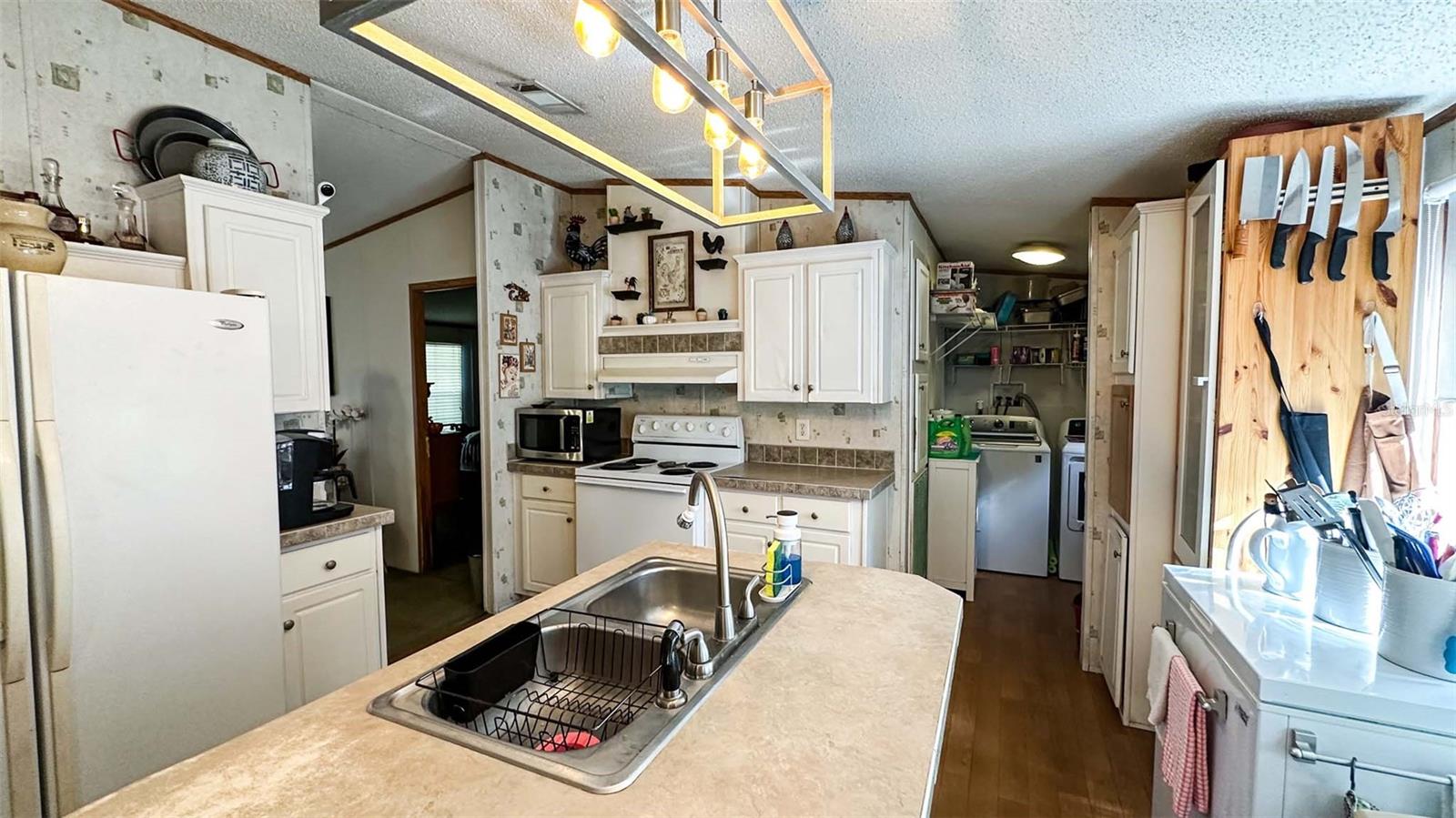 6051 106TH AVE N, PINELLAS PARK, FL, 33782
