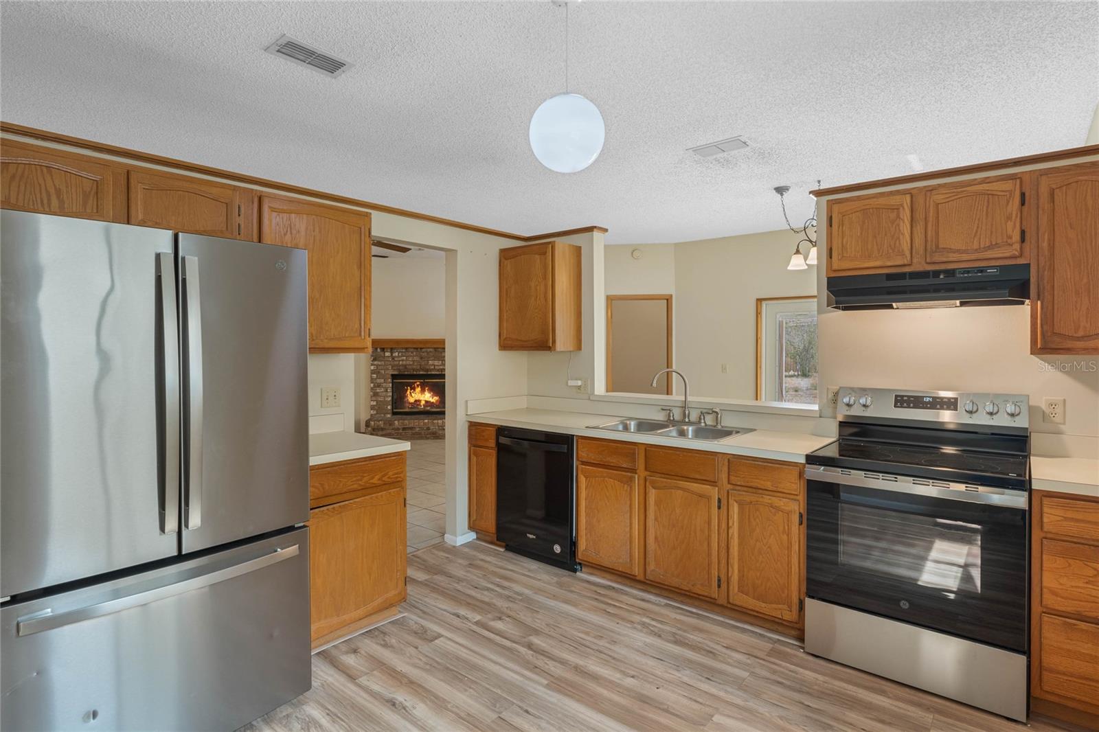 2051 PERNOD CT, APOPKA, FL, 32703
