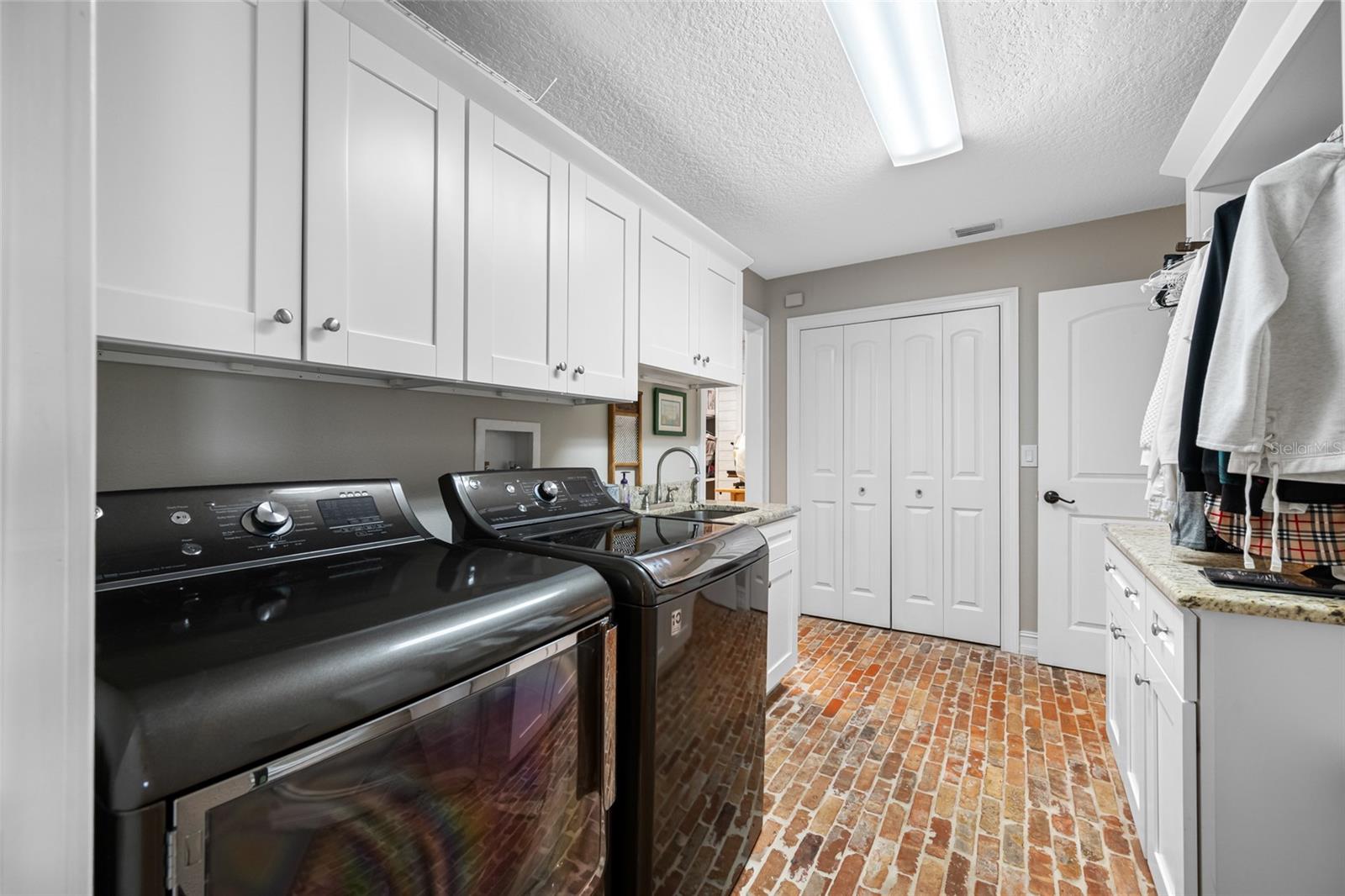4803 LONGWATER WAY, TAMPA, FL, 33615