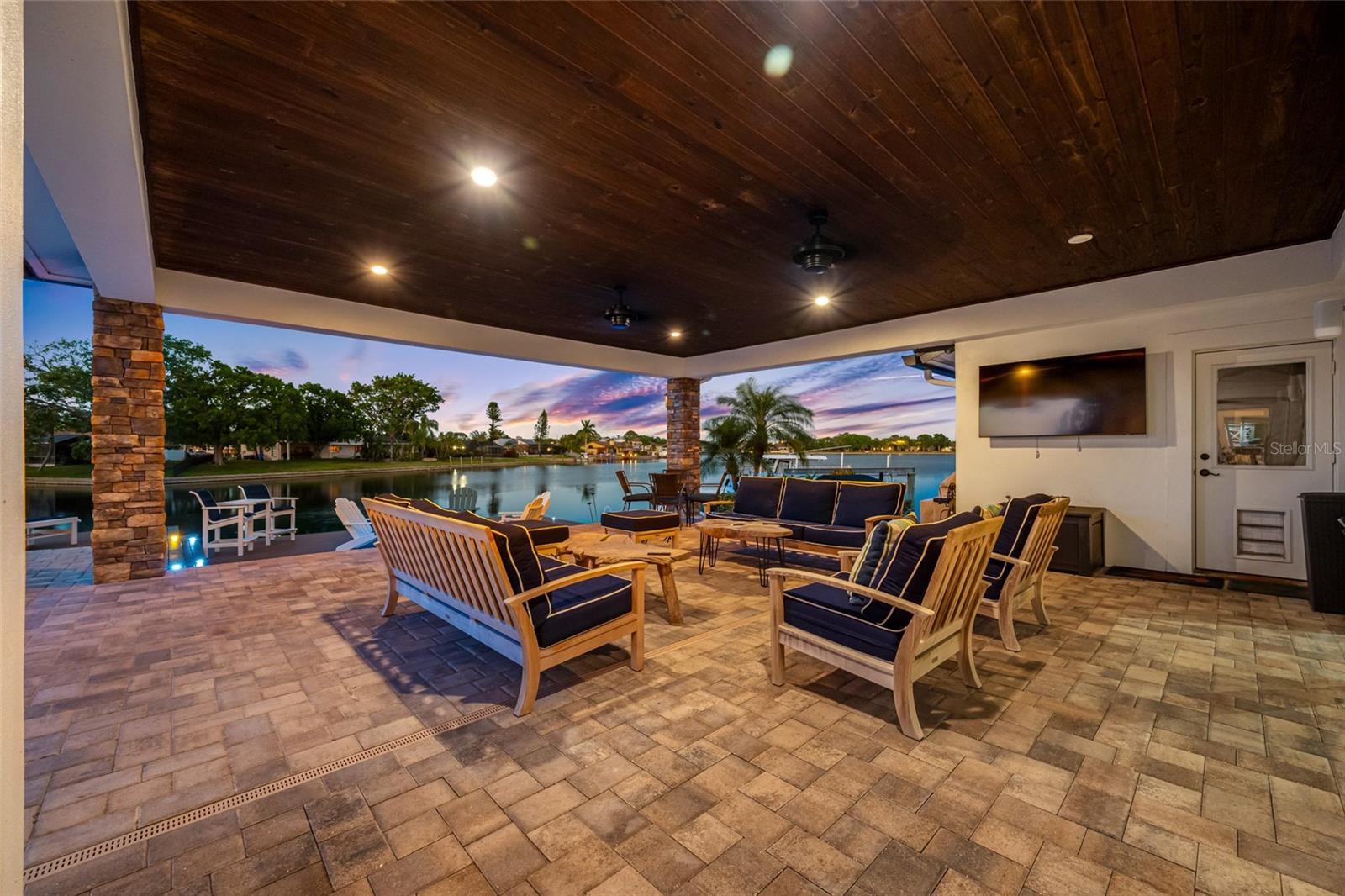 4803 LONGWATER WAY, TAMPA, FL, 33615