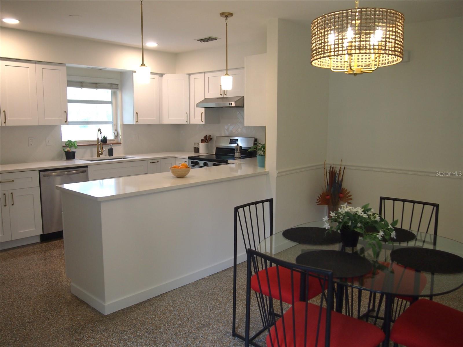 7211 N OLA AVE, TAMPA, FL, 33604