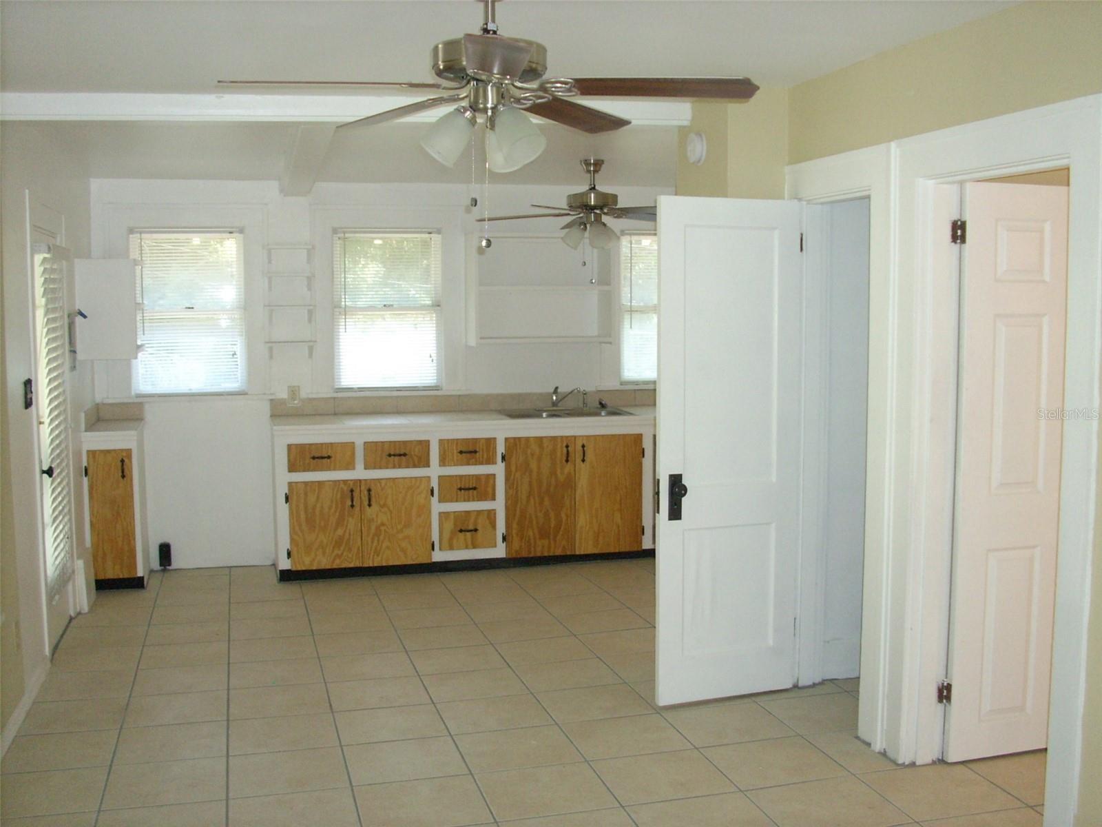 548 3RD ST N, ST PETERSBURG, FL, 33701