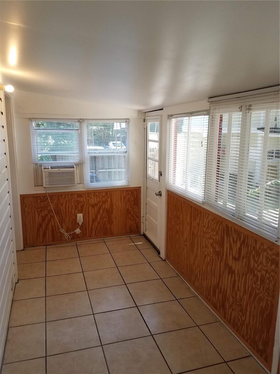 548 3RD ST N, ST PETERSBURG, FL, 33701