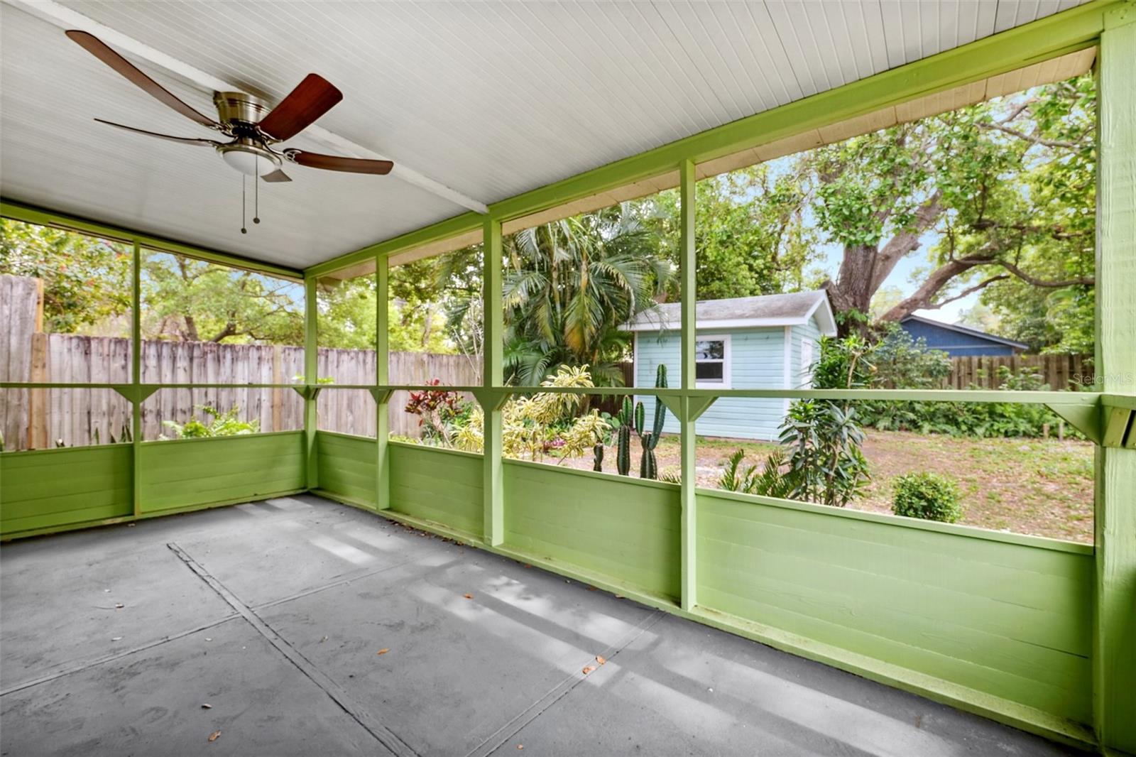 909 PLAZA ST, CLEARWATER, FL, 33755
