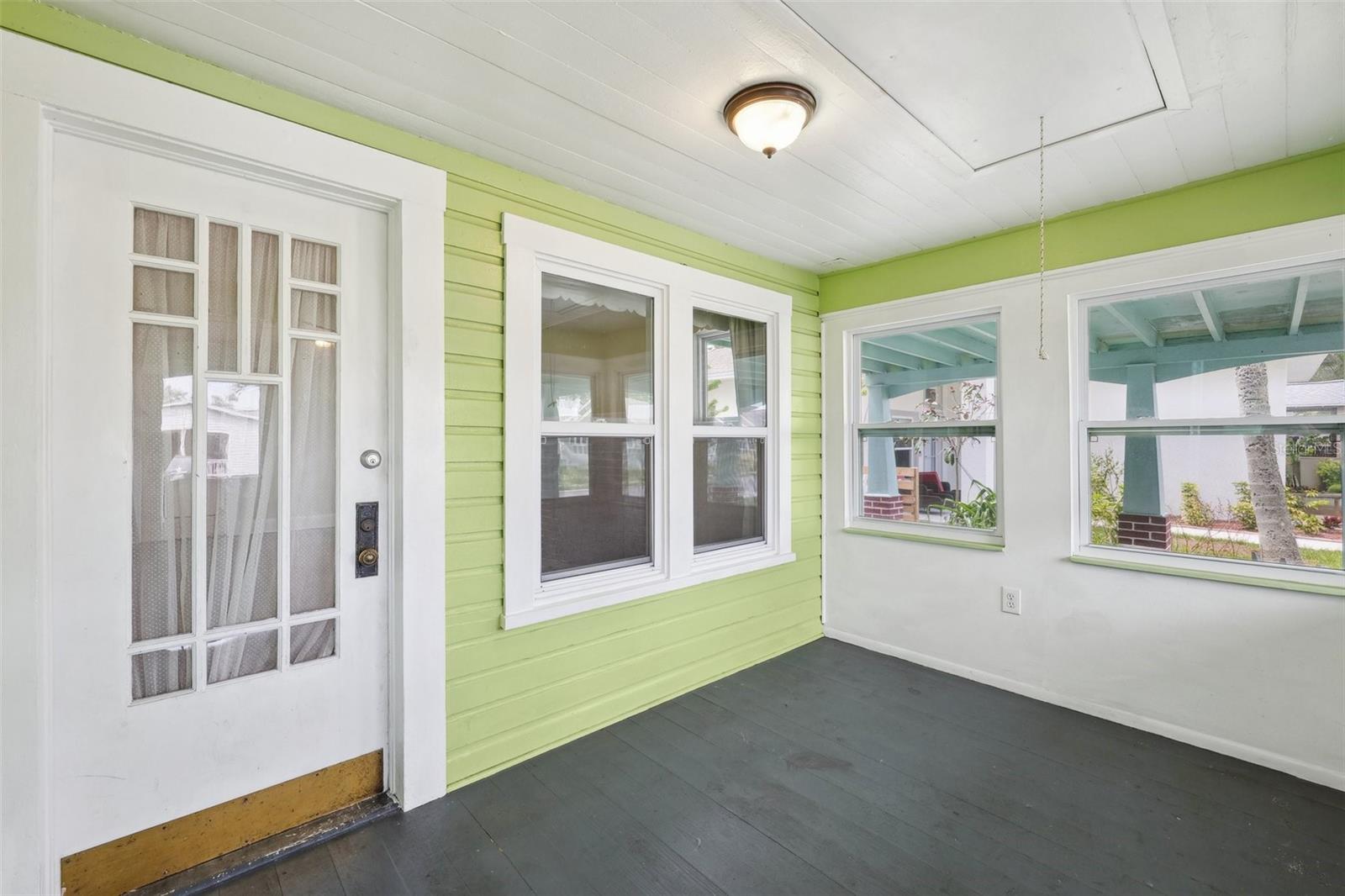 909 PLAZA ST, CLEARWATER, FL, 33755