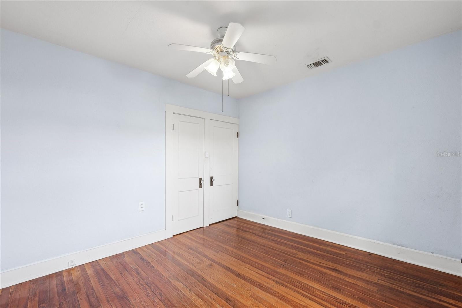 909 PLAZA ST, CLEARWATER, FL, 33755