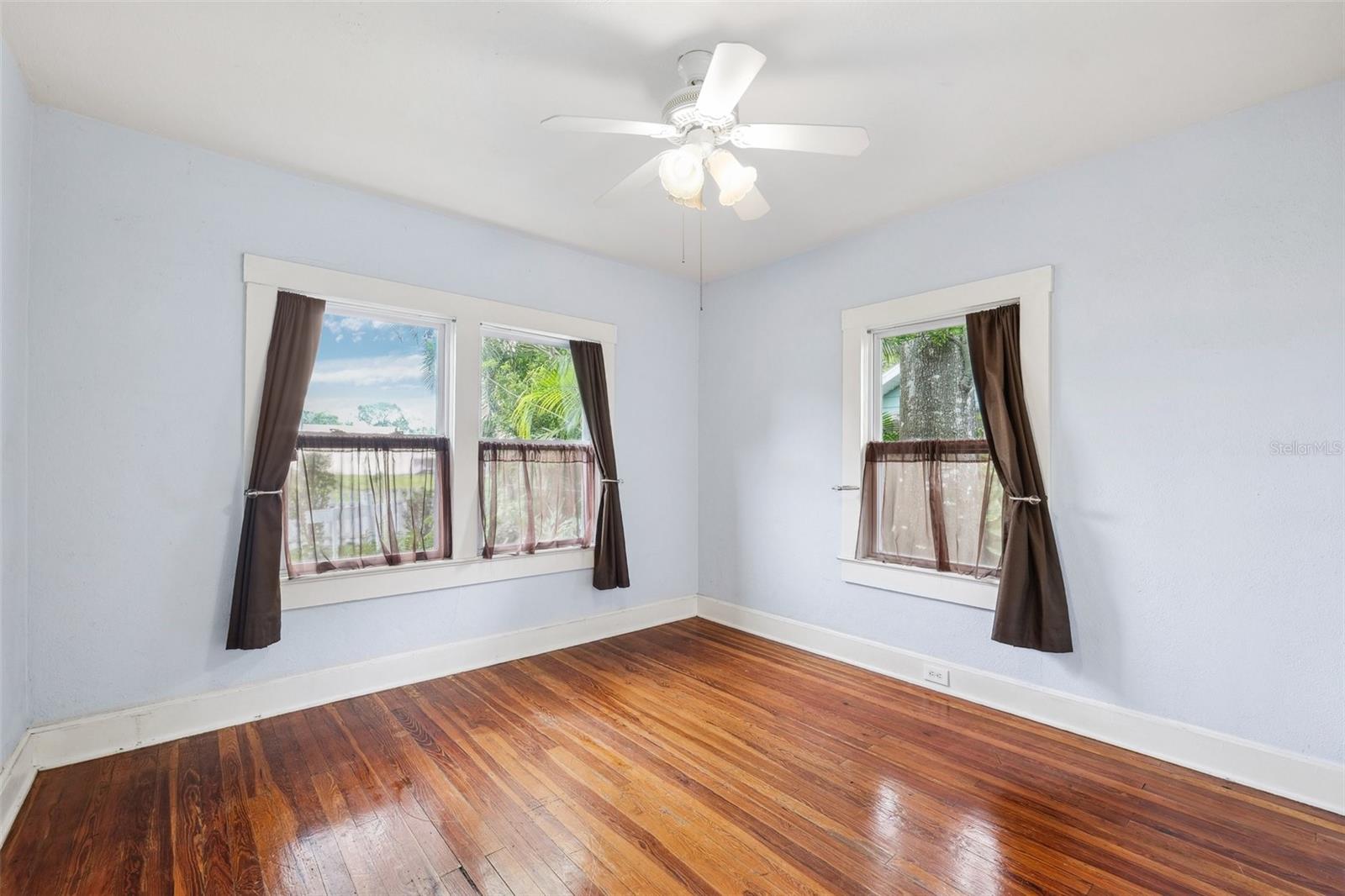 909 PLAZA ST, CLEARWATER, FL, 33755