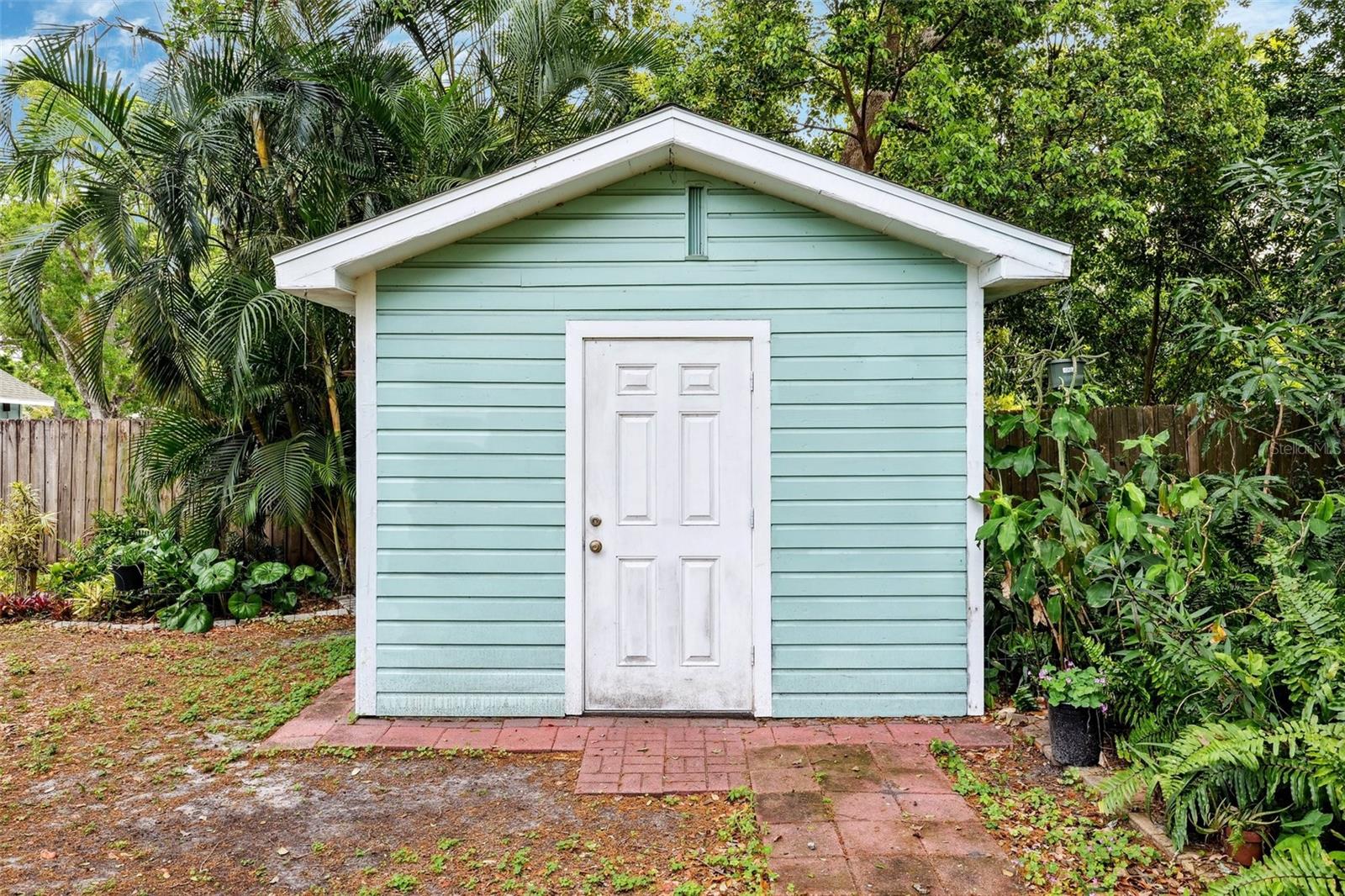 909 PLAZA ST, CLEARWATER, FL, 33755