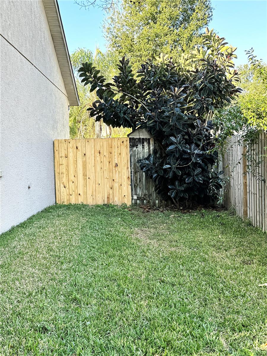 6047 CHARLOMA DR, LAKELAND, FL, 33812