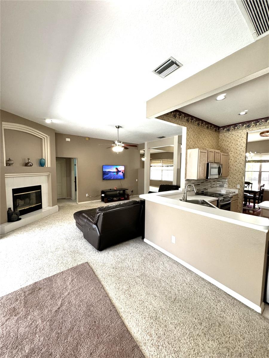 6047 CHARLOMA DR, LAKELAND, FL, 33812