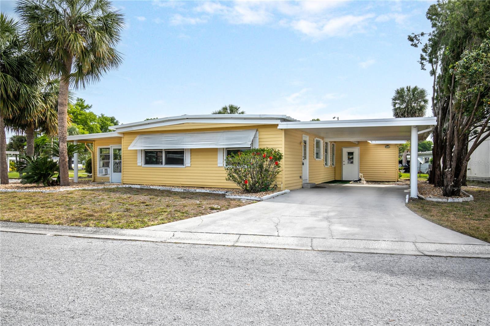 726 VIKING AVE, TAVARES, FL, 32778